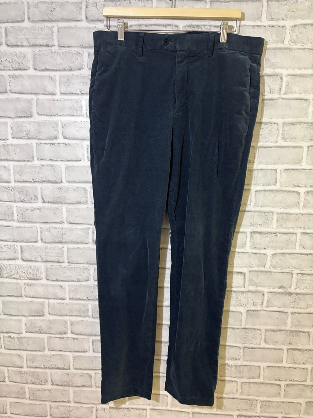 Banana Republic Men's Navy traveler Corduroy slim fit, 34x32